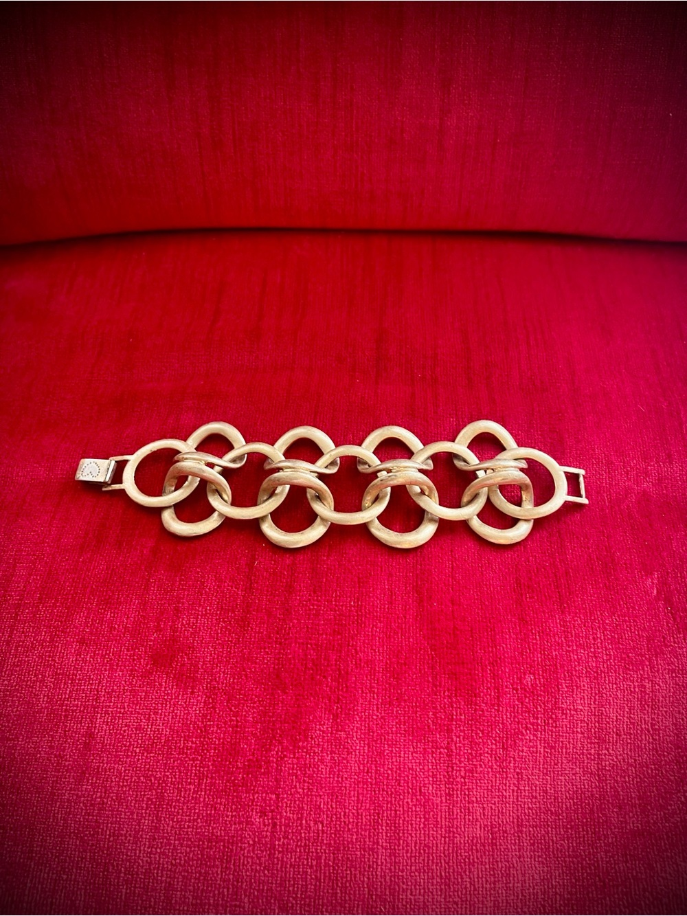 Stella & Dot Gold Interlocked Circle Bracelet